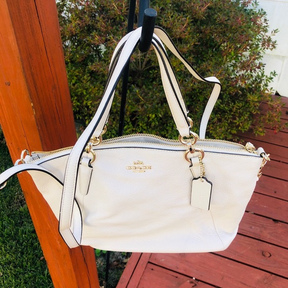 Handbags - Coach shoulder bag